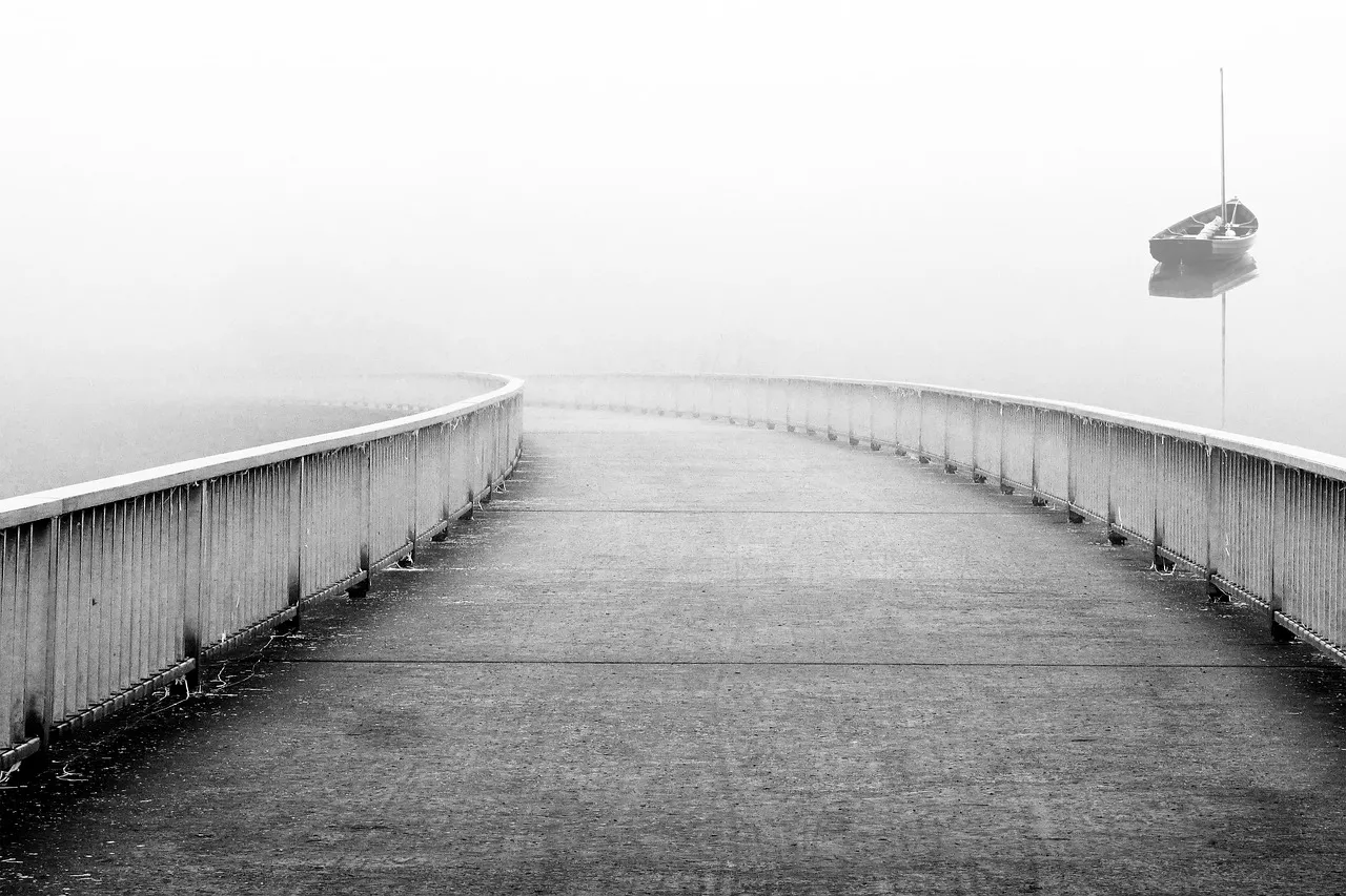 Jembatan menuju kabut
